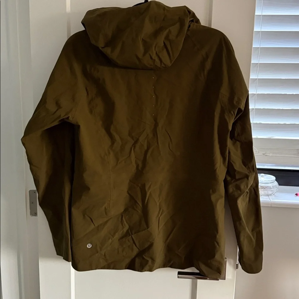 lululemon athletica Olive Hooded Rain Jacket - Picture 3 of 5